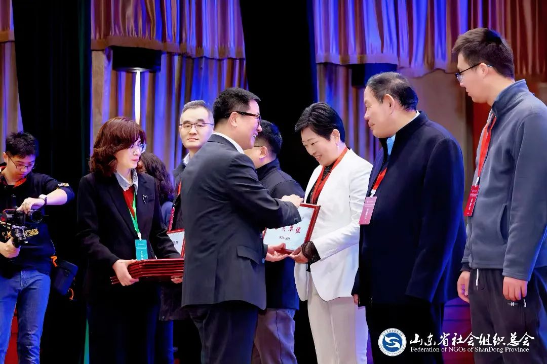 基金会发起人张明勇出席山东省社会组织总会三届二次会员大会暨第29期山东省社会组织大讲堂