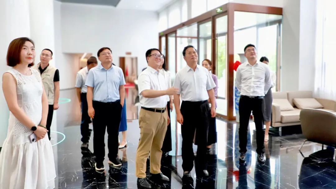 基金会快讯|民盟中央副主席谢经荣一行莅临明日之星教育基金会指导交流
