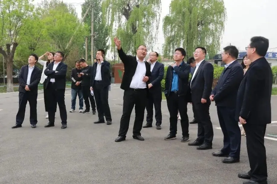 山东省政协委员、山东省人民政府特邀教育督导张明勇到临淄区就“数字化助力县域中小学五育并举模式研究”