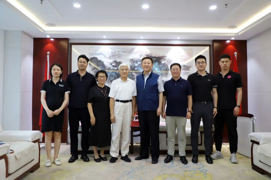 民盟中央原副主席李重庵一行莅临明日之星教育基金会指导座谈