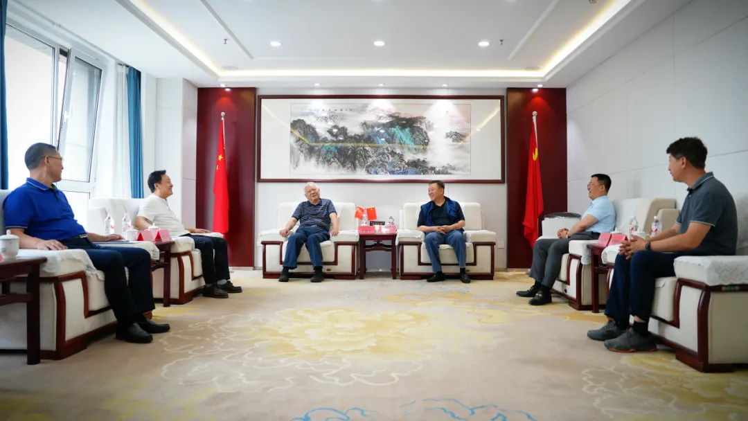中国农村财经研究会考察团一行莅临明日之星教育基金会交流座谈